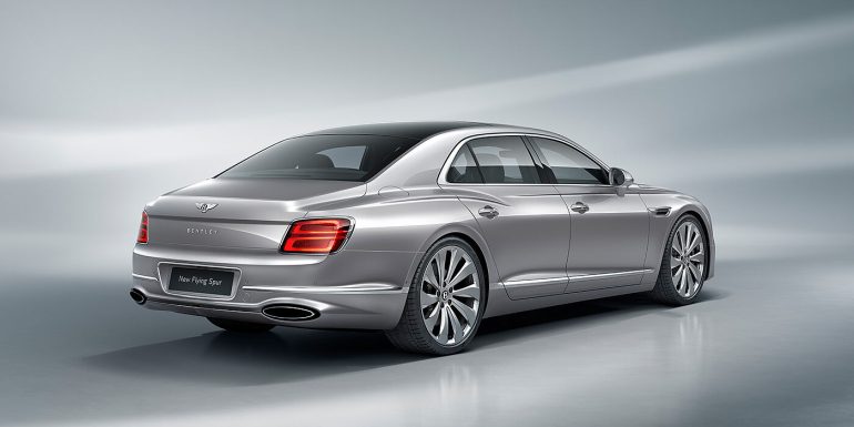 05.flying_spur_base_26my-rear_3q_v2_lights_on_rgb_gallery_1400x700 bentley-flying-spur-mulliner-2025-viet-nam