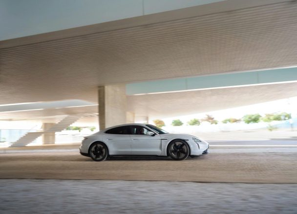 Porsche_Taycan_Turbo_S_Viet_Nam