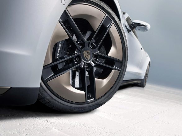 Porsche_Taycan_Turbo_S_Việt_Nam