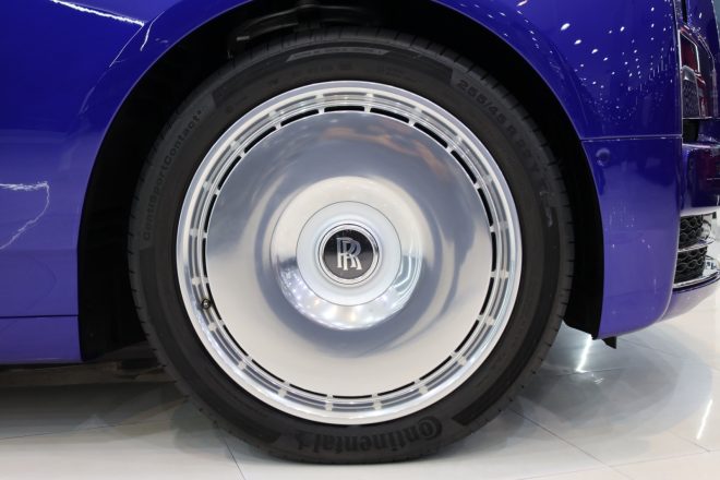 Rolls-Royce-Phantom-độc-lạ-về-Việt-Nam